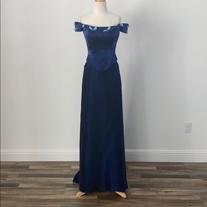Blue off shoulder evening dress ☂️